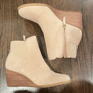 Toms Light Beige Ankle Booties